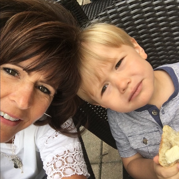 Meet your Posher, Cynthia - Picture 1 of 1